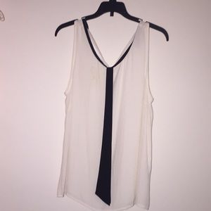 White shirt sleeve neck tie shirt